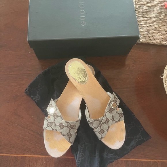 Gucci cross strap sandals - Picture 7 of 8